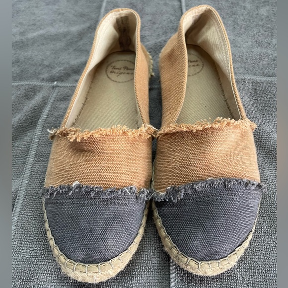 Toni Pons Origens Shoes - Toni Pons Origens Authentic Espadrilles *Purchased in Barcelona* 7.5-8 (Size 38)